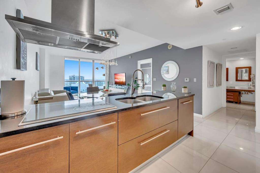 Luxury 1Br Condo W Icon Brickell-Freespa 마이애미 외부 사진